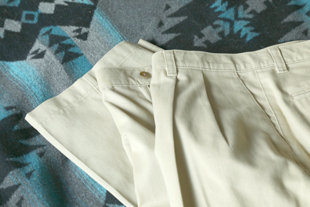 Kolor khaki, a oliwkowy - czym się różnią i jak je stylizować?