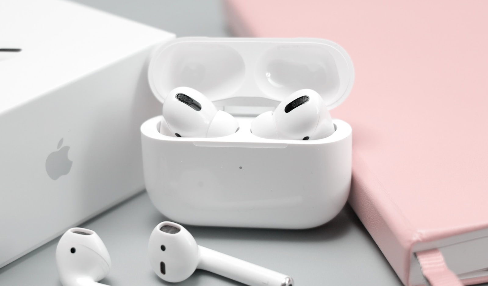 Jak połączyć Airpods z Androidem?