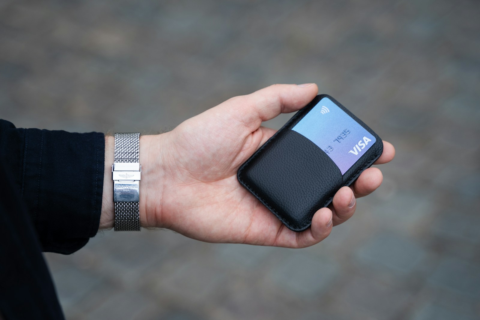 Dlaczego bank zablokował kartę? Jak ją odblokować?