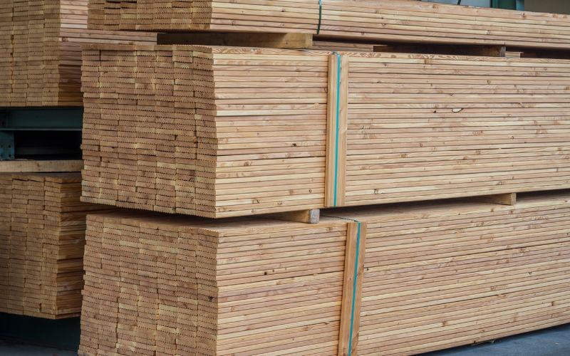 Drewno konstrukcyjne Łódź – gdzie kupić materiał o odpowiednich parametrach?