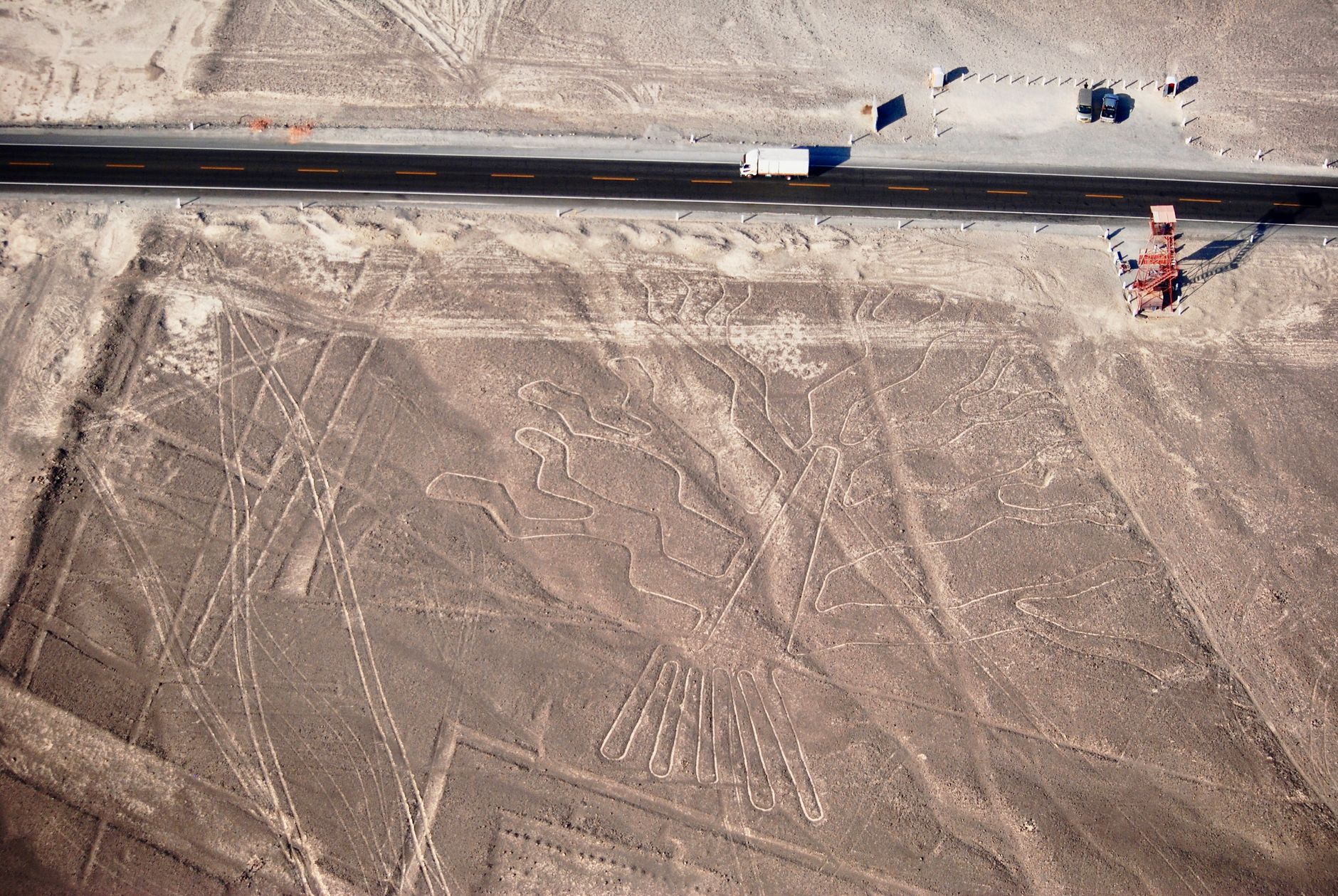 Linie Nazca - tajemnicze rysunki na peruwiańskiej pustyni