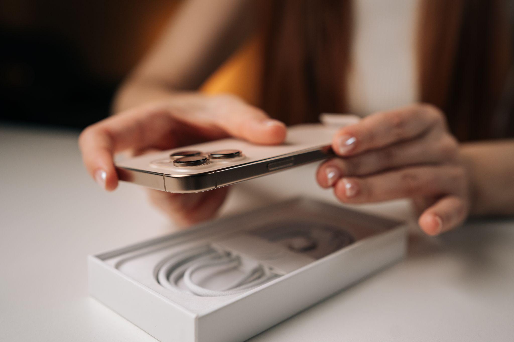 Jak wybrać telefon dopasowany do swoich potrzeb? Poradnik dla niezdecydowanych