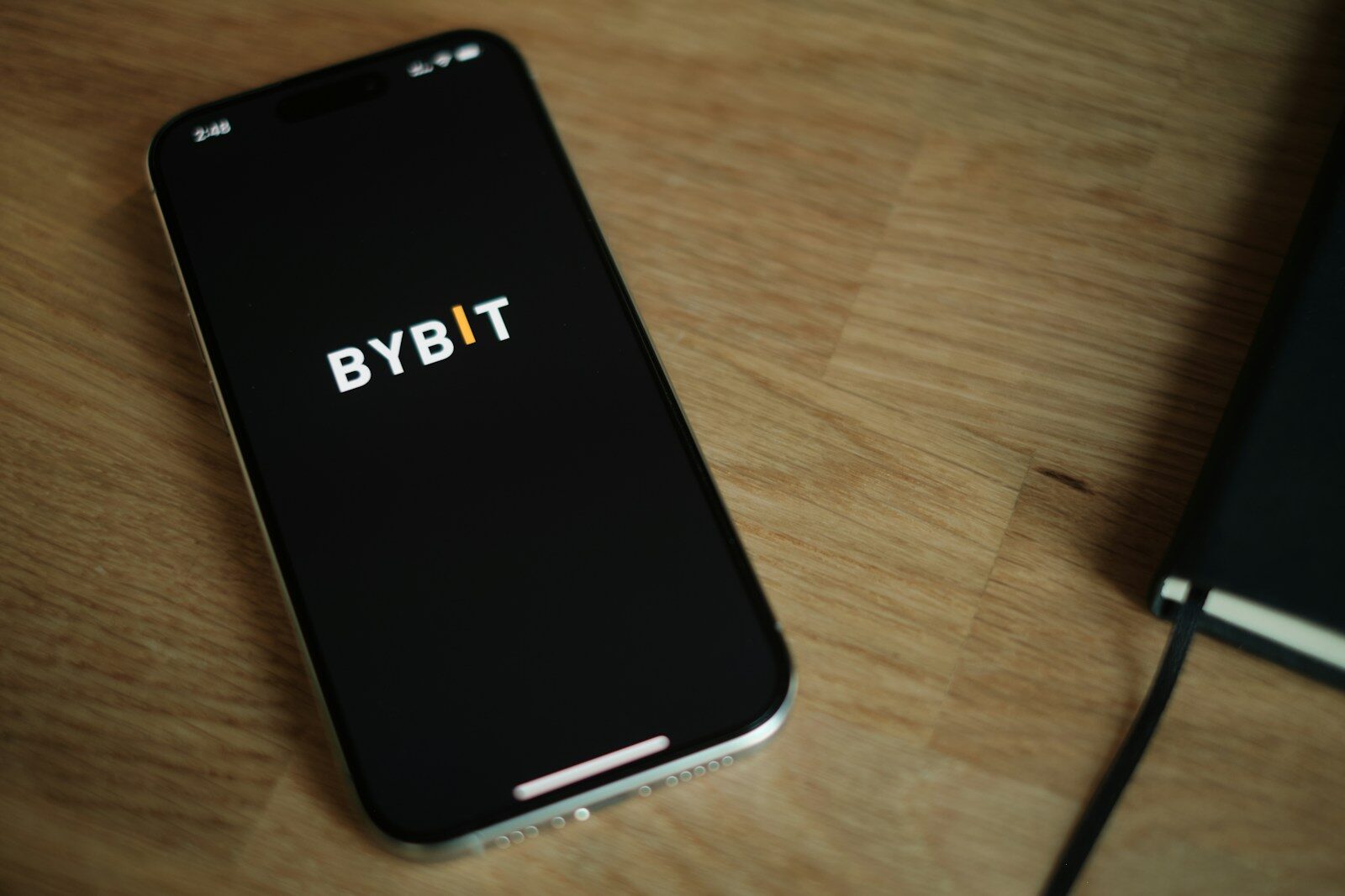 Bybit EU kontra Bybit globalny: czego brakuje w wersji unijnej i co dostajesz w zamian