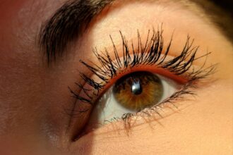 woman left eye